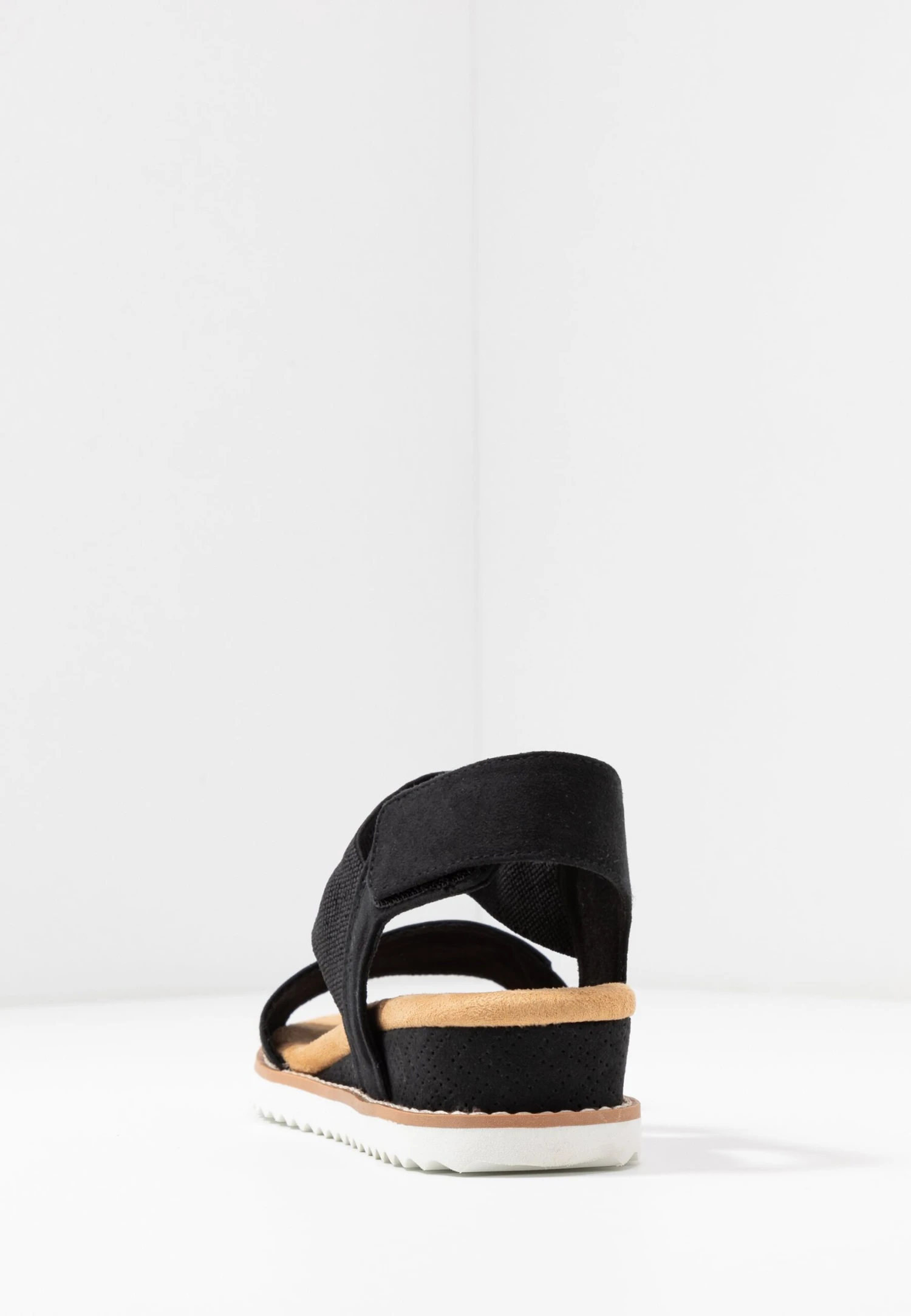 Desert Kiss - Sandalen Met Sleehak - Black