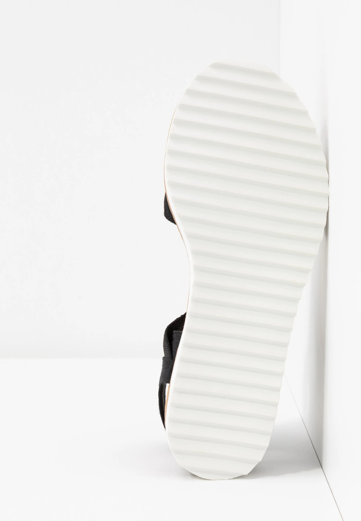 Desert Kiss - Sandalen Met Sleehak - Black